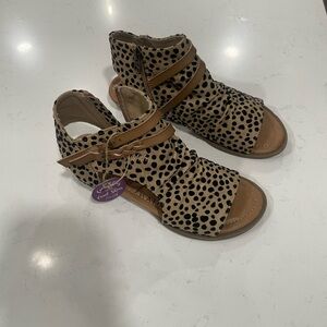 Blowfish Tan and Black Strappy Sandals
